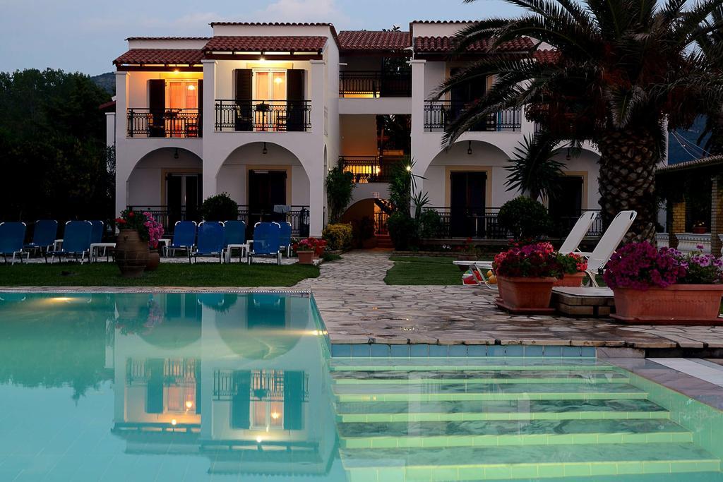Filorian Hotel Apartments Ахарави Экстерьер фото