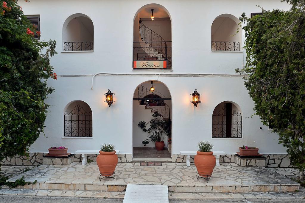 Filorian Hotel Apartments Ахарави Экстерьер фото