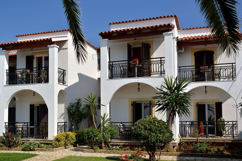 Filorian Hotel Apartments Ахарави Экстерьер фото