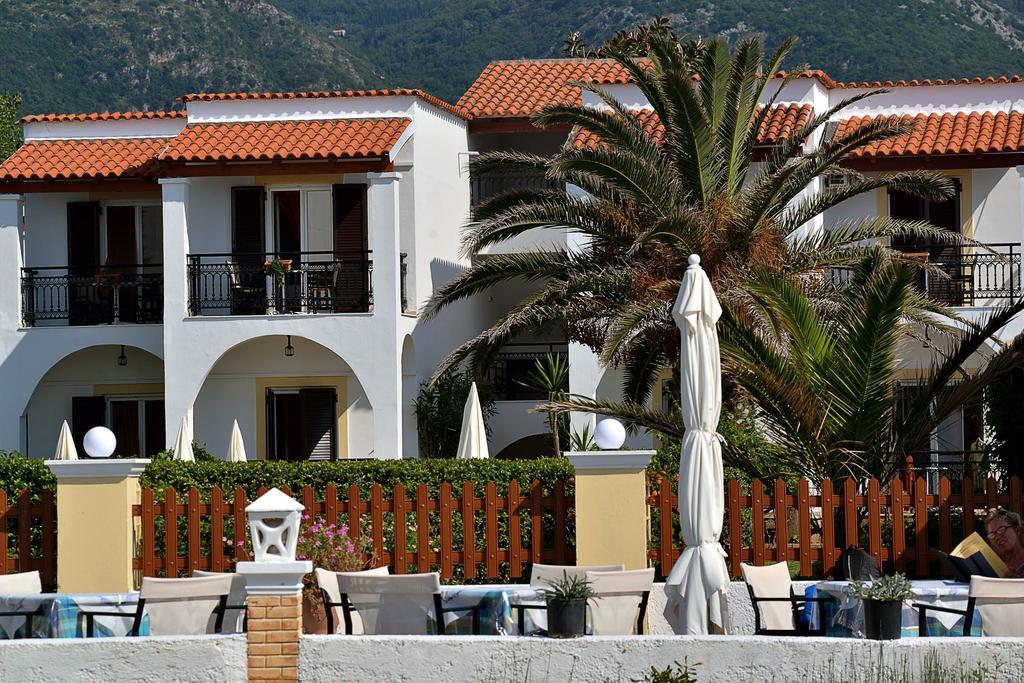 Filorian Hotel Apartments Ахарави Экстерьер фото